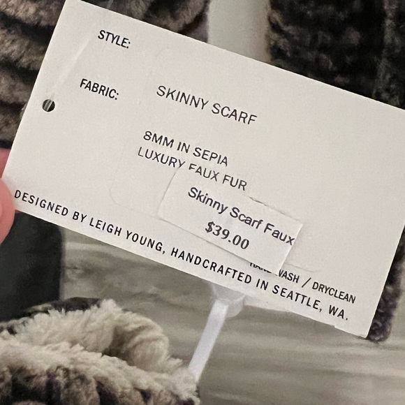 Matching scarf and hat! Handmade. Beautiful and soft - Picture 2 of 5